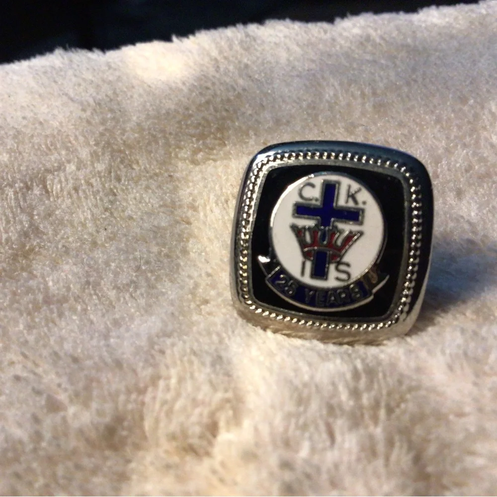 The Unbranded Brand silver tone